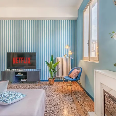 Dolcevita Penthouse - A Due Passi Dalla Ghirlandina Apartmán